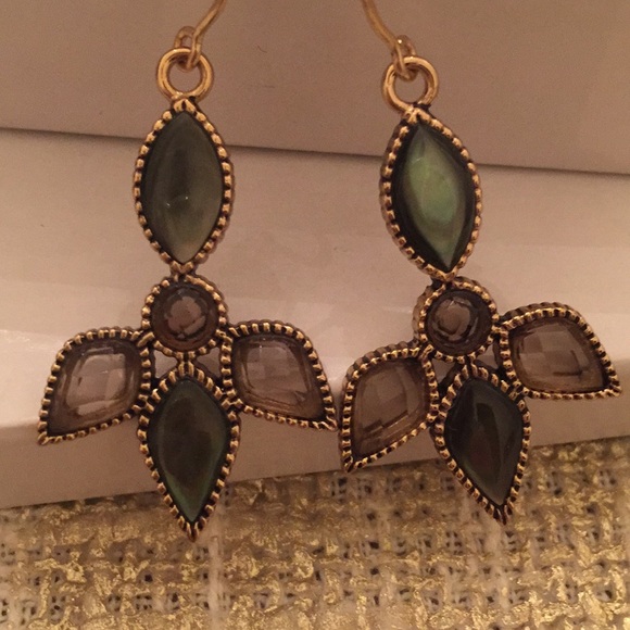 Barse Thai Jewelry - Beautiful 5 Stone Dangle Earrings